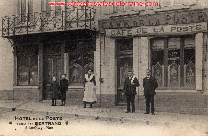 Cartes Postales Anciennes de Lorraine - Longwy (54400) - Les Cafés.